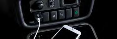 Apple CarPlay Ved at forbinde din iphone til SDA kan du nemt, via Siri, styre kort, musik, opkald, beskeder og meget andet. SDA hjælper dig intuitivt med at anvende din iphone, også når du kører.