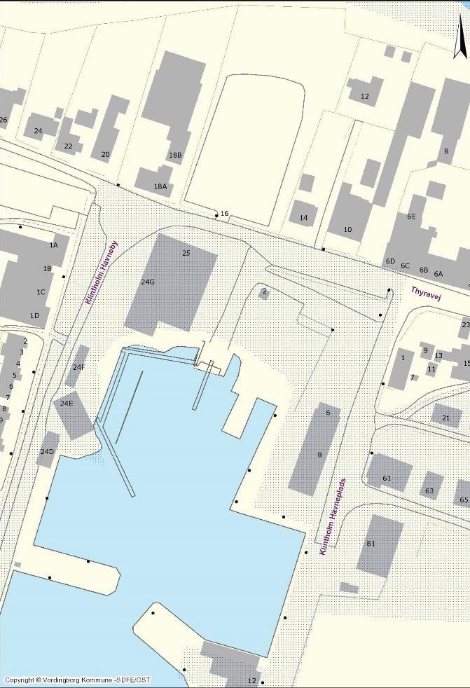 Redegørelse Selve Klintholm Havns profil, når byen betragtes fra havet, vurderes at blive påvirket af det nye byggeri, men i mindre grad da de store gamle træer bag er væsentligt højere og vokser på