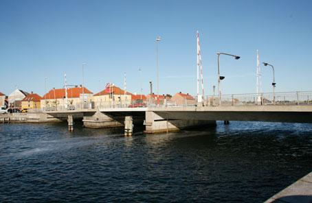 1. Storebro Det er af afgørende vigtighed for den fremtidige udvikling af Steges centerområde, at hele bymidte-området opleves som naturligt sammenhængende - på tværs af Havneløbet og Storebro.