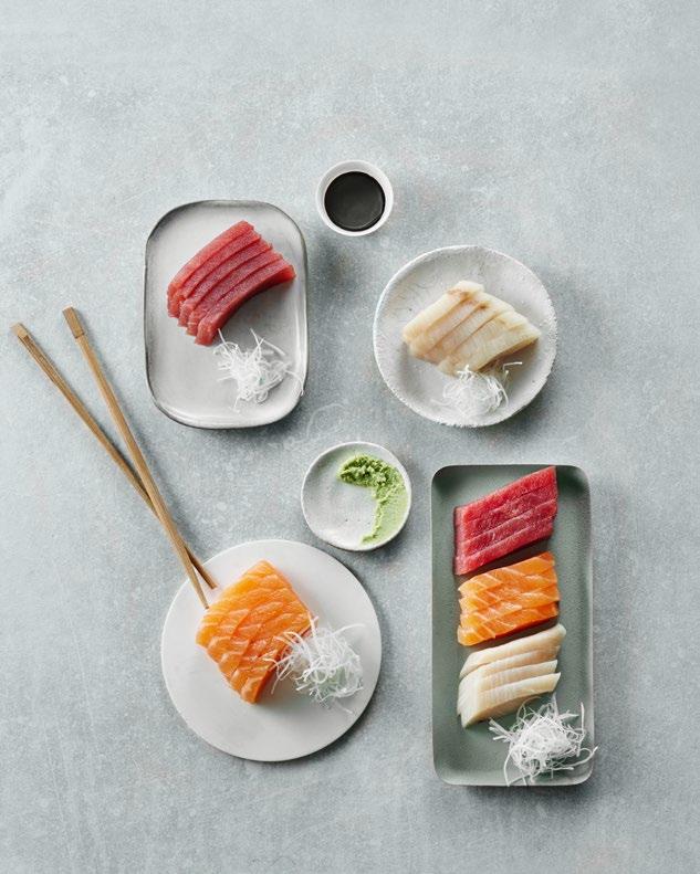 SASHIMI TUNSASHIMI Sashimi af Yellowfin tun. Serveres med daikon, soya og wasabi. 75 KR HIRAMASA-SASHIMI Sashimi af dansk Hiramasa. Serveres med daikon, soya og wasabi. 75 KR LAKSESASHIMI Sashimi af laks.
