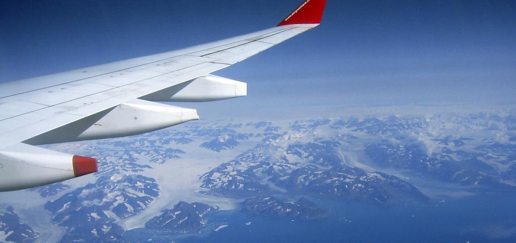 En studietur til Grønland Af Inger Kirstine Bladt og Bodil Frandsen Luftfoto af indlandsisen ved Østgrønland, taget fra flyet.