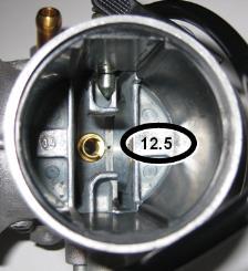 De to udluftningsrør på karburatoren skal være monteret med original Rotax slange ( Rotax nr. 260 260 ) - længde 180 mm. Positionen af åbningen i slangen skal være på bagsiden af karburatoren.