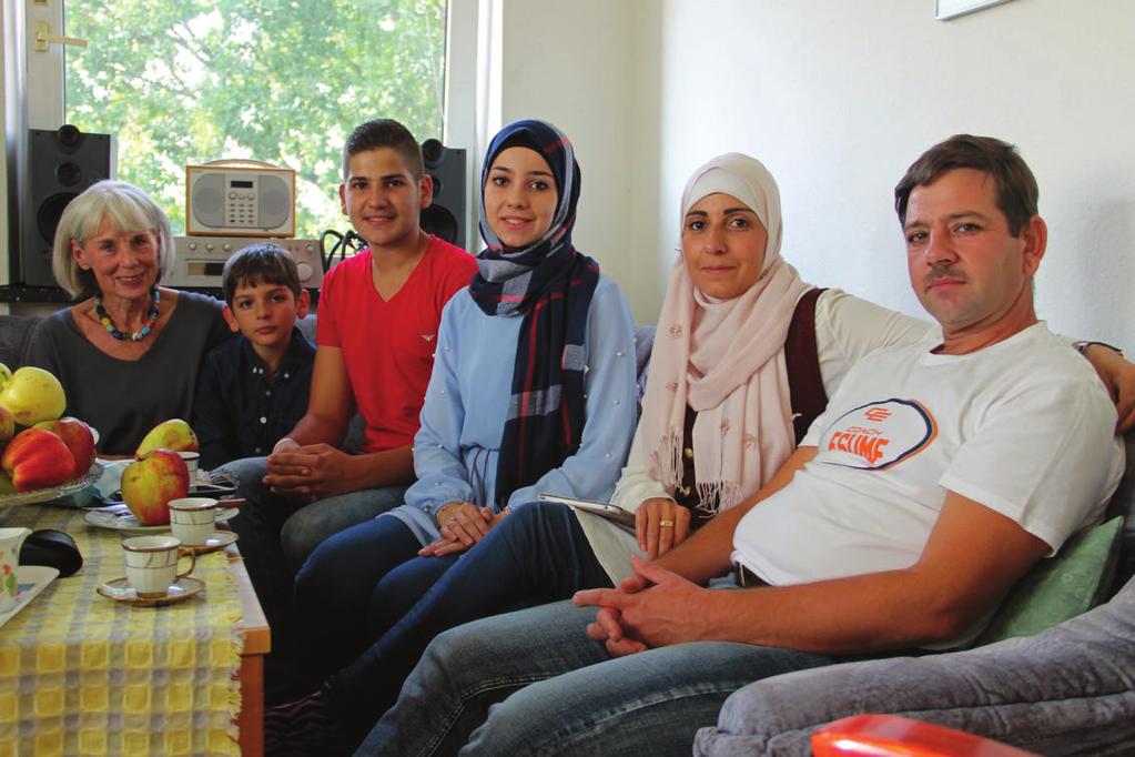 2 GRENAABLADET 11. SEPTEMBER 2018 Venner for livet: Kamma hjælper flygtningefamilie Familien Shaker er flygtet fra Syrien og skal vænne sig til et liv i Grenaa. Det hjælper Kamma Houth dem med.