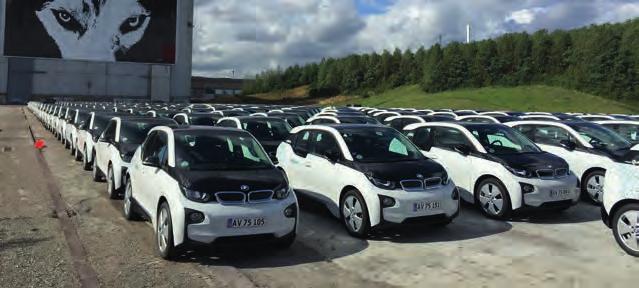 Solceller og elbiler Elbiler Kan det betale sig at købe en elbil? Målet er, at I kan beregne, hvor langt en given elbil kan køre på en opladning.