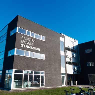 HER HOLDER VI TIL Friis Nyhavnsgade 14 I Nyhavnsgade ligger den nyeste afdeling af Aalborg Tekniske Gymnasium.