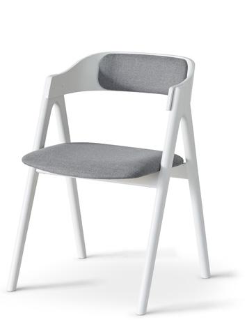 METTE 75 45 54 52 Mette dining chair is created by architect Carsten Buhl.