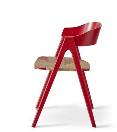 En stol med et elegant udtryk, hvor benene samles i et A.