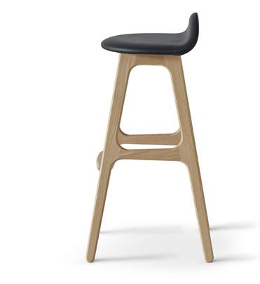 An elegant and modern bar stool in 2 heights.