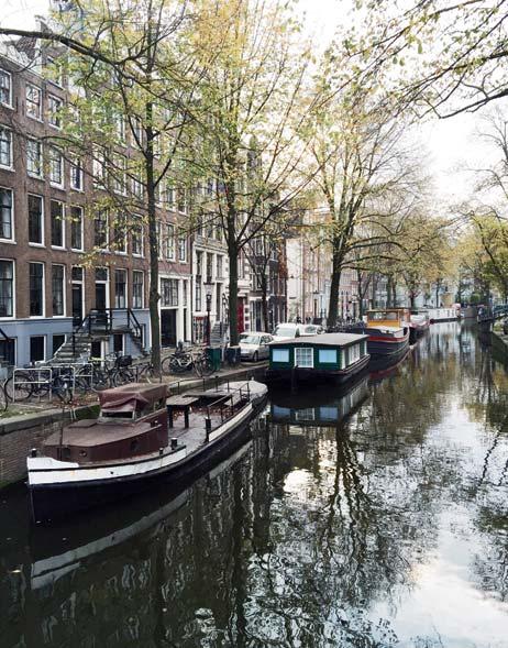 Amsterdam Du kan fint løbe inde i selve Amsterdam, som byder på både grønne oaser og kanaler, du kan løbe langs.