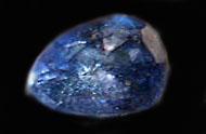 Diamanter i dagslys LWUV stærkt blå Inert i SWUV Benitoit