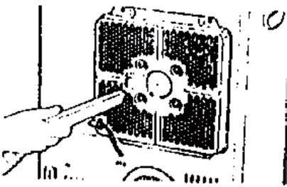 Om ventilationen fortfarande är otillräcklig, slocknar kaminen automatiskt. När detta sker visas e -1 1, indikatorn blinkar och VENT-indikatorn lyser. När du har ökat ventilationen i rummet (t.ex.