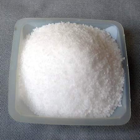 Salt Salt er den eneste nødvendige ingrediens Salt virker konserverende ved dehydrering, det osmotiske tryk stiger, hvilket hæmmer bakteriel vækst og dermed forsinkes