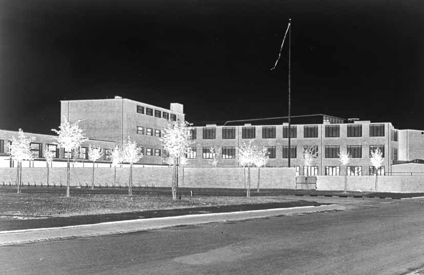 Marielyst Skole ca. 1940. her blev teen-arrangementerne i De unges Gladsaxe afholdt. Skolen er opført i 1938 og ligger på Gladsaxevej 198.