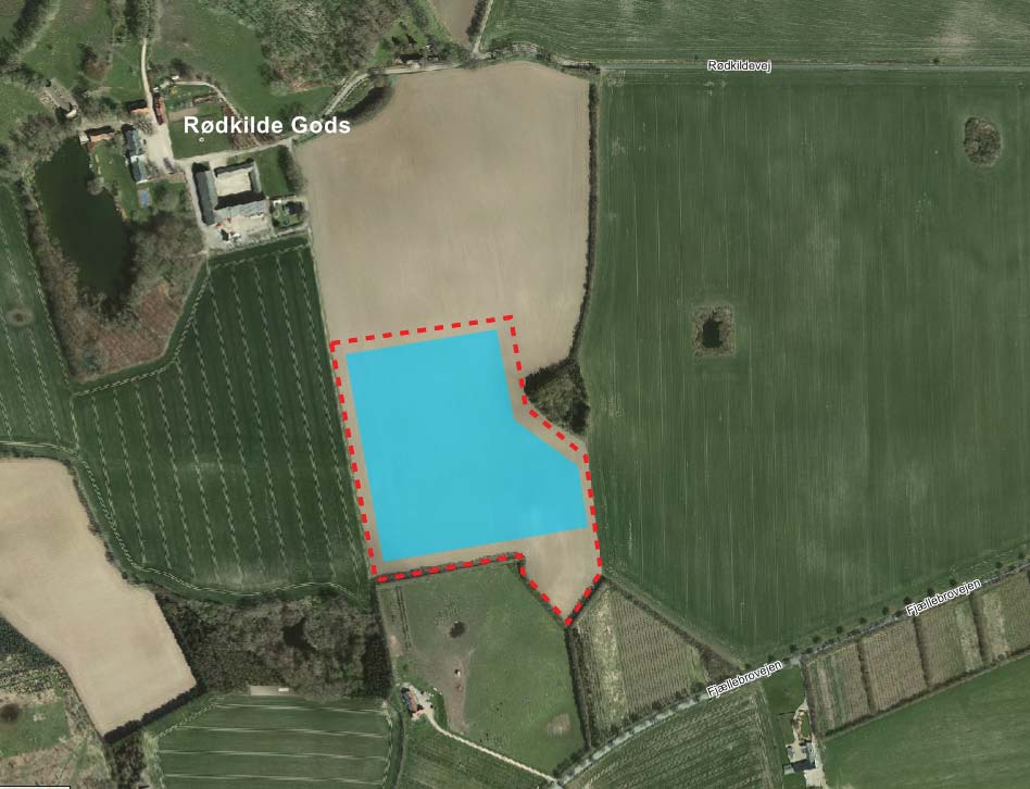 Lokalplanens redegørelse Lokalplanområdet vist på luftfoto fra 2013. Solcelleanlæggets placereg er angivet med blå farve.