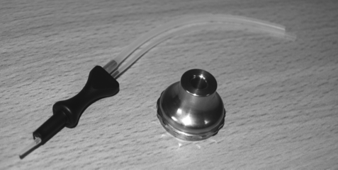 SPL-prober med tilhørende adapter Figur 5. Den gamle probe (Kilde: Eget foto) Figur 6.