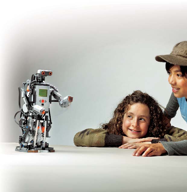 I 2006 lanceredes en ny, opdateret version af MINDSTORMS robotten. Med den nye LEGO MINDSTORMS NXT kan forbrugerne i løbet af kun en halv time bygge og programmere en robot.