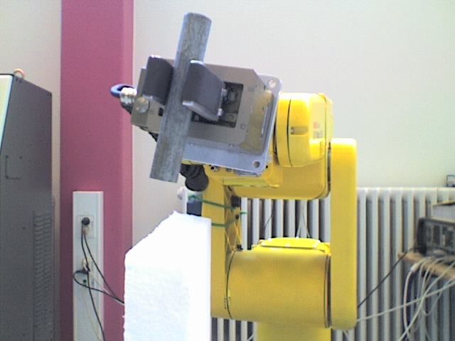 Kapitel 1 Introduktion 1.1 Baggrund for projektet 1.1.1 RoboCluster og Handyman RoboCluster er et kompetencenetværk i Syddanmark der søger at fremme vækst og innovationen inden for robotter, automation og intelligente, mekaniske systemer [30].