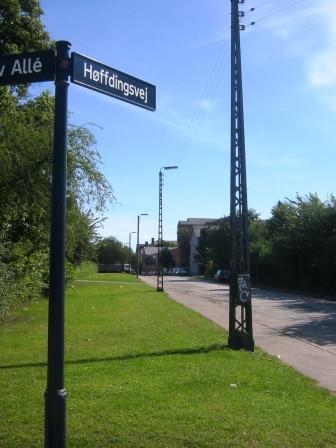 Beliggenhed Kildeskolen ligger på Høffdingsvej 14, som er en sidevej til Vigerslev Allé i Valby. Der er 100 meter til Vigerslev Allé Station.