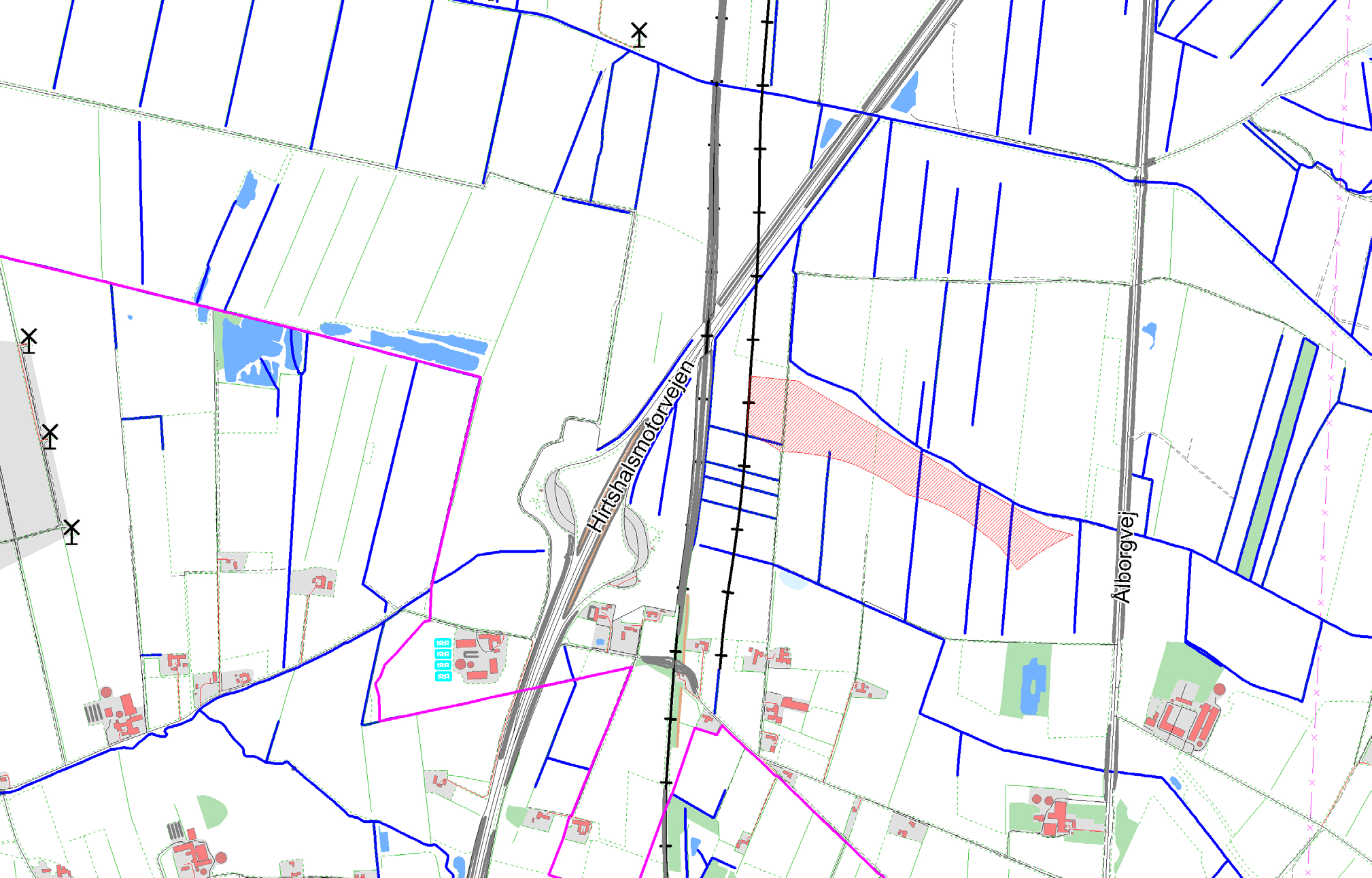 Lokalplan 32-T-16.01 Figur K.1: Potentielt vindmølleområde ved Nejst er vist med rød skravering. Pink streg viser kommunegrænsen. Kommuneplantillæg Retningslinie 4.3.4 Afstandskrav Overordnede infrastrukturanlæg Vindmøller må ikke placeres nærmere end 1 gange møllens totalhøjde fra eksisterende eller planlagte overordnede og vigtige veje og jernbaner.
