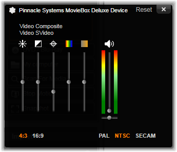 Vinduet Analoge inputniveauer giver dig mulighed for at justere et antal video- og lydparametre. Farvetoneskyderen (nummer fire fra venstre) bruges ikke til PAL-kilder.