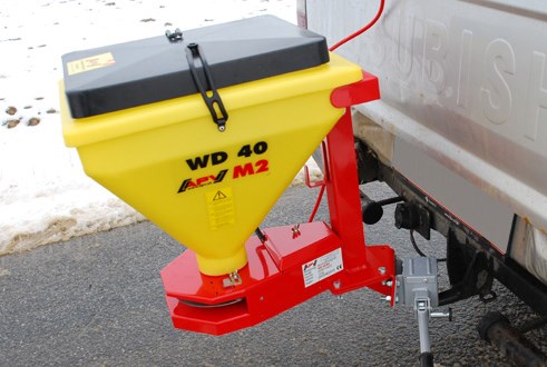 WD 40 M2 Den elektriske minispreder for effektiv og enkel vinterservice har en plastikbeholder til 50 kg salt. Spredebredde 1-6 meter. 606 05001-1-000 kr. 8.480,- (ekskl.