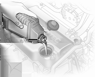 Pleje af bilen 147 Motorolie Kontroller motoroliestanden manuelt med jævne mellemrum for at undgå motorskader. Sørg for at anvende olie med den korrekte specifikation.