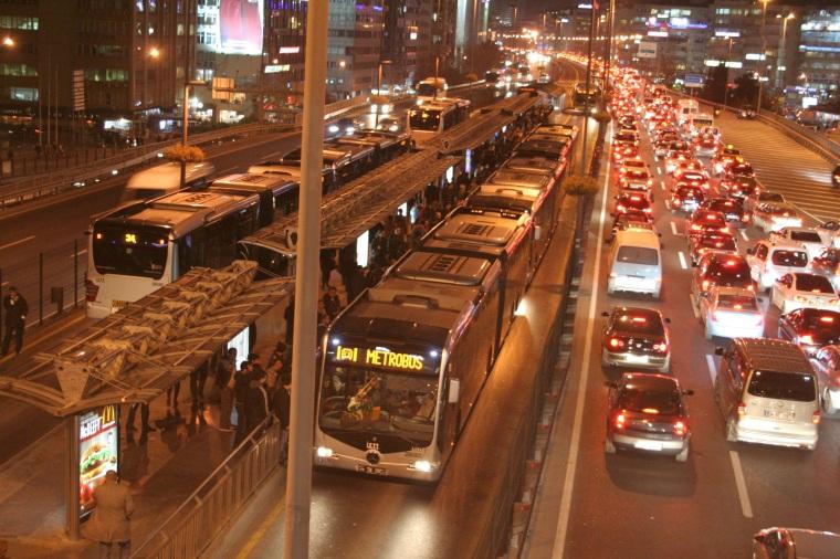 Bus Rapid Transit BRT i forskellige former 100% 90% 80% 70% 60% 50% 40% 30% 20% 10% Management Ledelse Features and Branding Branding