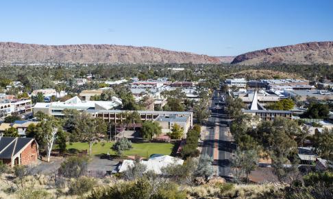 Dagsprogram Dag 1 Alice Springs Bilen hentes, og du kan tage på opdagelse i Alice Springs.