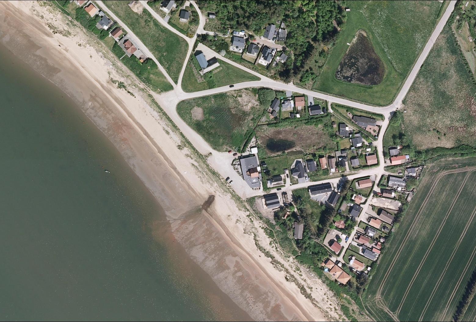 Overblik over nærmeste mulige kilder til fækal forurening af badevandet ved Sjelborg Strand Esbjerg Kommune opfordrer til, at strandens gæster bader indenfor den definerede afgrænsning af stranden,