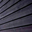 21 BELÆGNING & UDFORMNING CENTRAL PLADS VED MUSEET At skabe en visuel sammenhæng gennem hovedgaden ved brug af ensartet materiale evt. beton i samspil med sortmalet træ og et gennemgående formsprog.