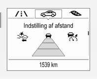 Angivelse af afstand fremme Angivelse af afstand fremme viser afstanden til en forankørende bil i bevægelse.