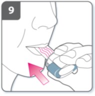 Udånding: Inden mundstykket tages i munden, skal du tage en dyb udånding. Du må ikke puste i mundstykket.