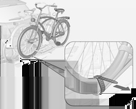 64 Opbevaring 2. Drej altid pedalerne til en passende stilling, inden cyklen anbringes på holderen. Brug den lange monteringsholder til fastgøring af cykel nr. 2 på cykelholderen. 3.