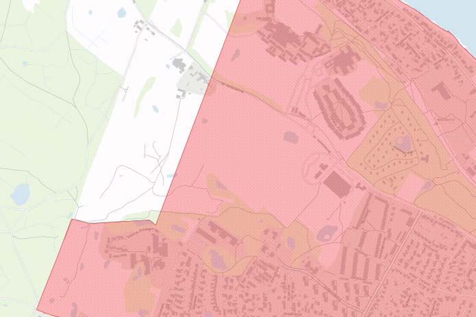 Det eksisterende lokaplanområde nr. 1.35 (sort signatur) og den nye lokalplan nr. 1.167 s afgrænsning (rød prikket signatur) er sammenfaldende på nær to mindre områder, som tilføjes lokalplan nr. 1.167. Den røde skravering viser byzone forholdene.