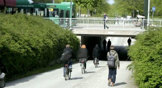 66 Appendix 16 Niveaufri krydsning for cyklister i krydset Stormgade / Kjersing Ringvej Bilfremkommelighed Trafiksikkerhed/tryghed Grøn mobilitet Byliv Miljø Økonomioverslag: 5-10 mio. kr. Fremk. ift.