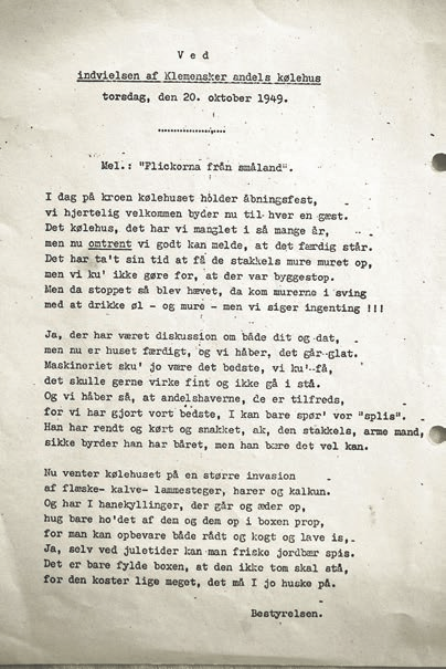 Informationsmøde om bofællesskaber for nye borgere i tidligere Tandklinik i Klemensker Foto: Allan Rieck Judith Hansens sang, som blev skrevet til åbningen af kølehuset i 1948.