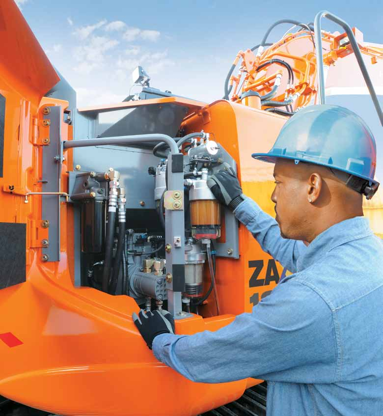 ZX135US-5 VEDLIGEHOLDELSE For at sikre den optimale ydelse fra din nye Hitachi ZAXIS gravemaskine er det nu lettere end nogensinde før at udføre rutinemæssig vedligeholdelse, rengøring og servicetjek.