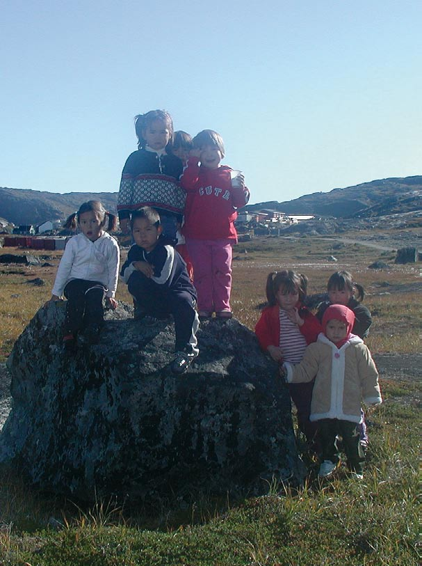 2. Overordnet vision: Børn og unge i Qaqortoq Kommune skal trives i deres hverdag.