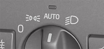INSTRUMENTER, KONTAKTER OG REGULERINGSANORDNINGER Tunneldetektering* Tunneldetekteringen skifter belysningen fra kørelys til nærlys, når bilen køres ind i en tunnel.