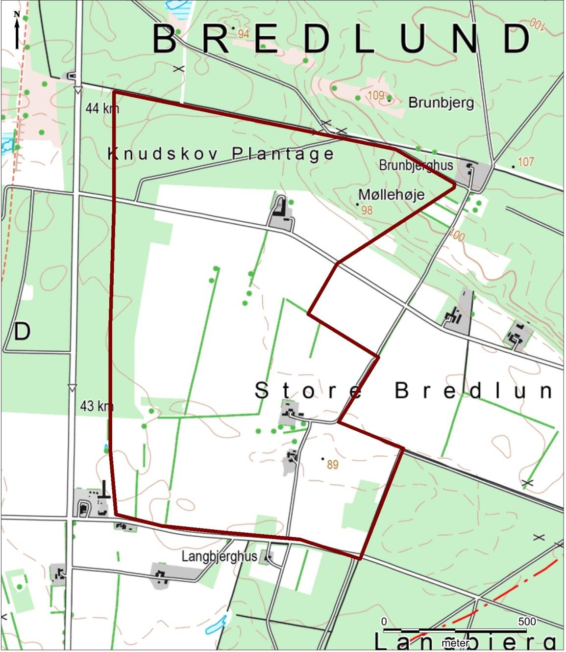 Figur 2. Afgrænsningen af det undersøgte område, Store Bredlund Øst. Det omfatter et fladt landskab øst for hovedlandevej nr. 13, der løber mod syd til Nørre Snede.