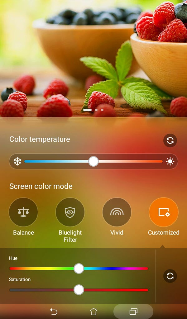 Customized (Tilpasset) Denne indstilling gør det muligt for brugeren at indstille den ønskede farvetemperatur, nuance og mætning på skærmen.