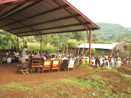 november en indsamling til en ny kirkebygning i Kenya.