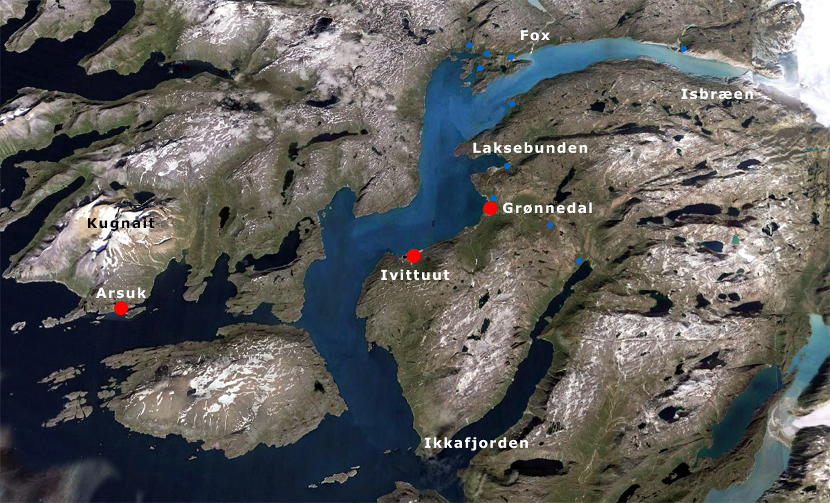 Arsukfjorden set fra rummet Transport mellem Arsuk og Grønnedal Google Earth Afstanden mellem Arsuk og Grønnedal er 19 kilometer, som kan klares på en halv time med almindelig speedbåd.