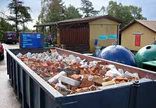 13 Ressourcerne skal ud af affaldet INDSATSOMRÅDE 2 Bedre sortering af byggeaffald MÅLGRUPPE Fælles initiativ HVORNÅR? 2015-2018 HVAD VIL VI OPNÅ?