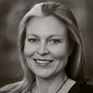 LISA FERBING Formand for DJØF - Danmarks Jurist- og Økonomforbund. Execu tive & Leadership Coach og underviser hos SoulWorks. Lisa er cand.jur.