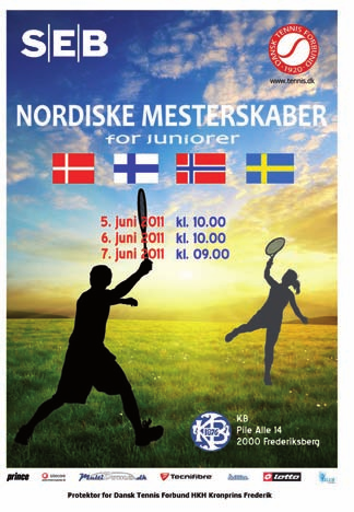 TURNERING 21 TURNERINGER 2011 Til venstre ses et udvalg af de turnerings-plakater, der blev produceret af DTF i 2011. Plakaterne har til hensigt at informere og skabe opmærksomhed omkring turneringen.