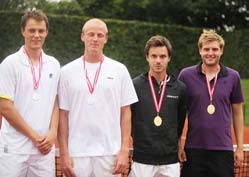 august 2011 i Hareskov-Værløse Tennisklub Resultat HS: Søren Borup Wedege, Lyngby Morten Garbers, TCO 4-6, 4-6, 7-5, 6-3,