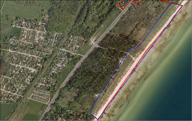 6. Strandoverdrev / strandarealer Kortforklaring: Delareal indtegnet med blå. Kommunegrænsen indtegnet med rød.