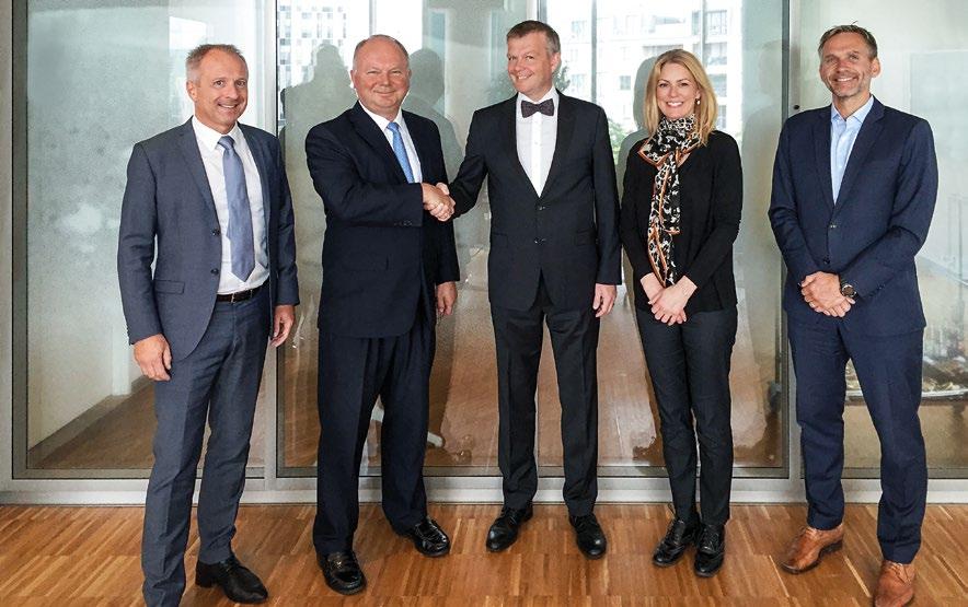 INDHOLD SELSKABS OPLYSNINGER LEDELSESBERETNING PÅTEGNINGER ÅRSREGNSKAB Den 14. juli 2016 underskrev SP Group aftalen om købet af den fynske virksomhed MedicoPack A/S. Den 21.