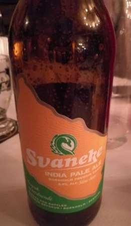 Nr. 7 Svaneke IPA, 6,5 % - Svaneke Bryghus (kr. 19,95) en orangerød øl med frodigt hvidt skum og frugtig med citral aroma med en bitter og harpiksagtig finish.